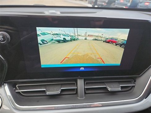 Certified 2025 Chevrolet Trax LT w/ LT Convenience Package image 14