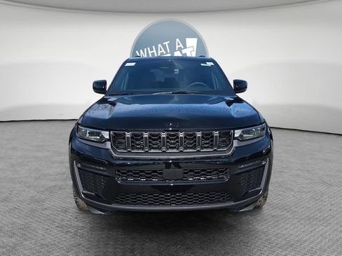 New 2026 Jeep Grand Cherokee Limited w/ Limited Altitude Package AWD/4WD image 9
