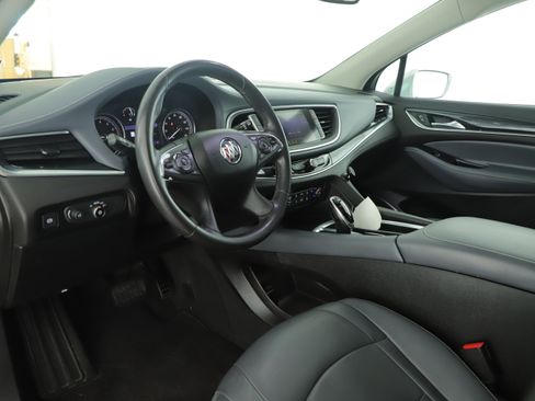 Used 2020 Buick Enclave Essence w/ Sound and Sites Package image 4