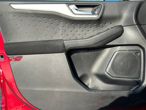 Used 2020 Ford Escape SE image 13