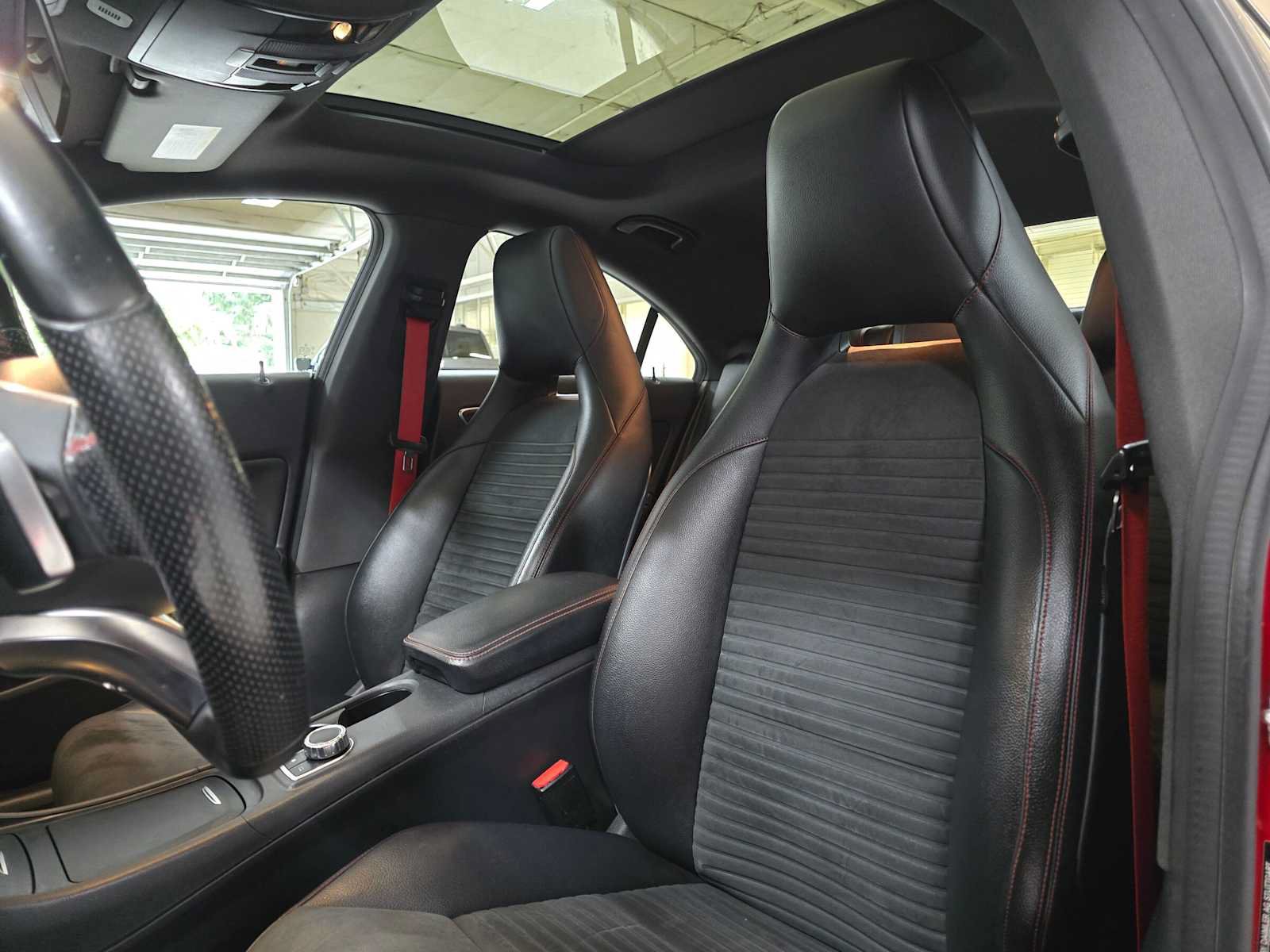 Used 2015 Mercedes-Benz CLA 250 4MATIC image 21