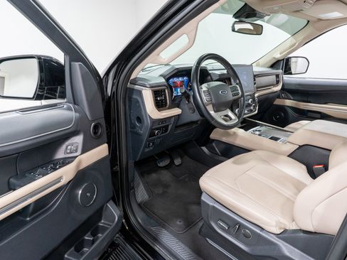 Used 2024 Ford Expedition Max Limited image 12