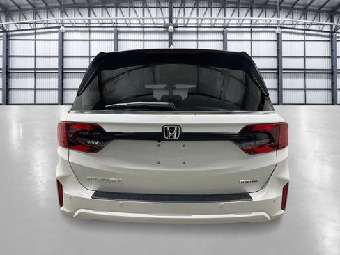New 2026 Honda Odyssey Touring image 4