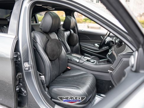Used 2018 Mercedes-Benz S 560 4MATIC Sedan w/ Premium Package image 17