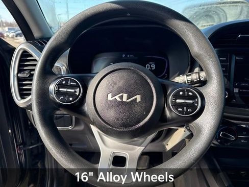 Used 2023 Kia Soul LX w/ LX Technology Package image 16