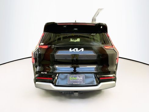 Used 2024 Kia EV9 Land AWD/4WD image 7
