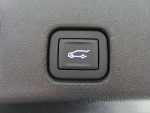 Used 2025 Chevrolet Traverse RS w/ LPO, Floor Liner Package image 36