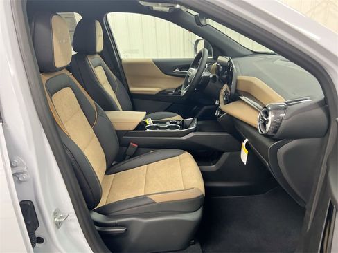 New 2026 Chevrolet Equinox ACTIV w/ Safety and Technology Package image 22