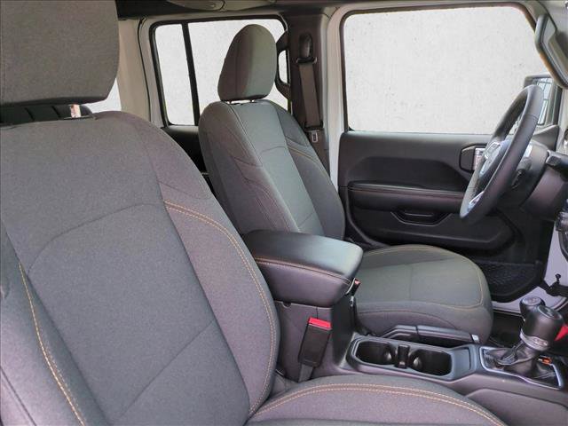 Used 2026 Jeep Wrangler Unlimited Sahara AWD/4WD image 19