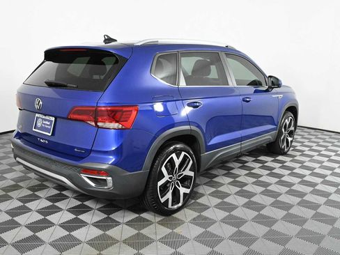 Certified 2022 Volkswagen Taos SEL AWD/4WD image 10