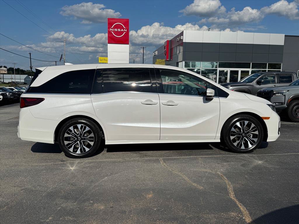 Used 2025 Honda Odyssey Elite image 2