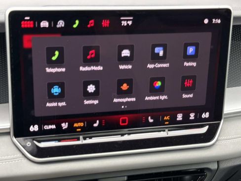New 2026 Volkswagen Tiguan SE R-Line FWD image 21