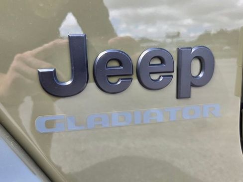 New 2026 Jeep Gladiator Willys AWD/4WD image 12