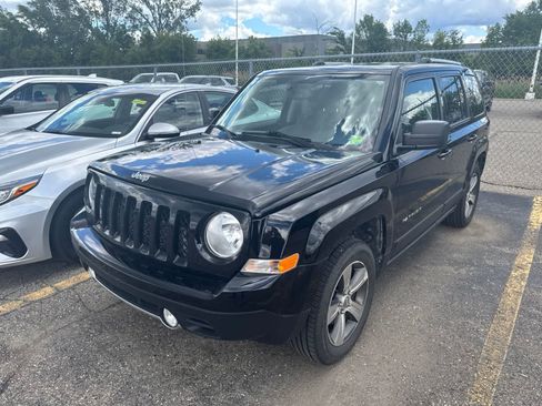 Used 2017 Jeep Patriot High Altitude AWD/4WD image 2