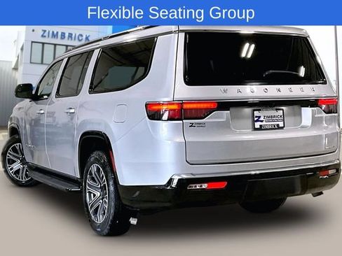 Used 2024 Jeep Wagoneer L Series II w/ Flexible Seating Group AWD/4WD image 4
