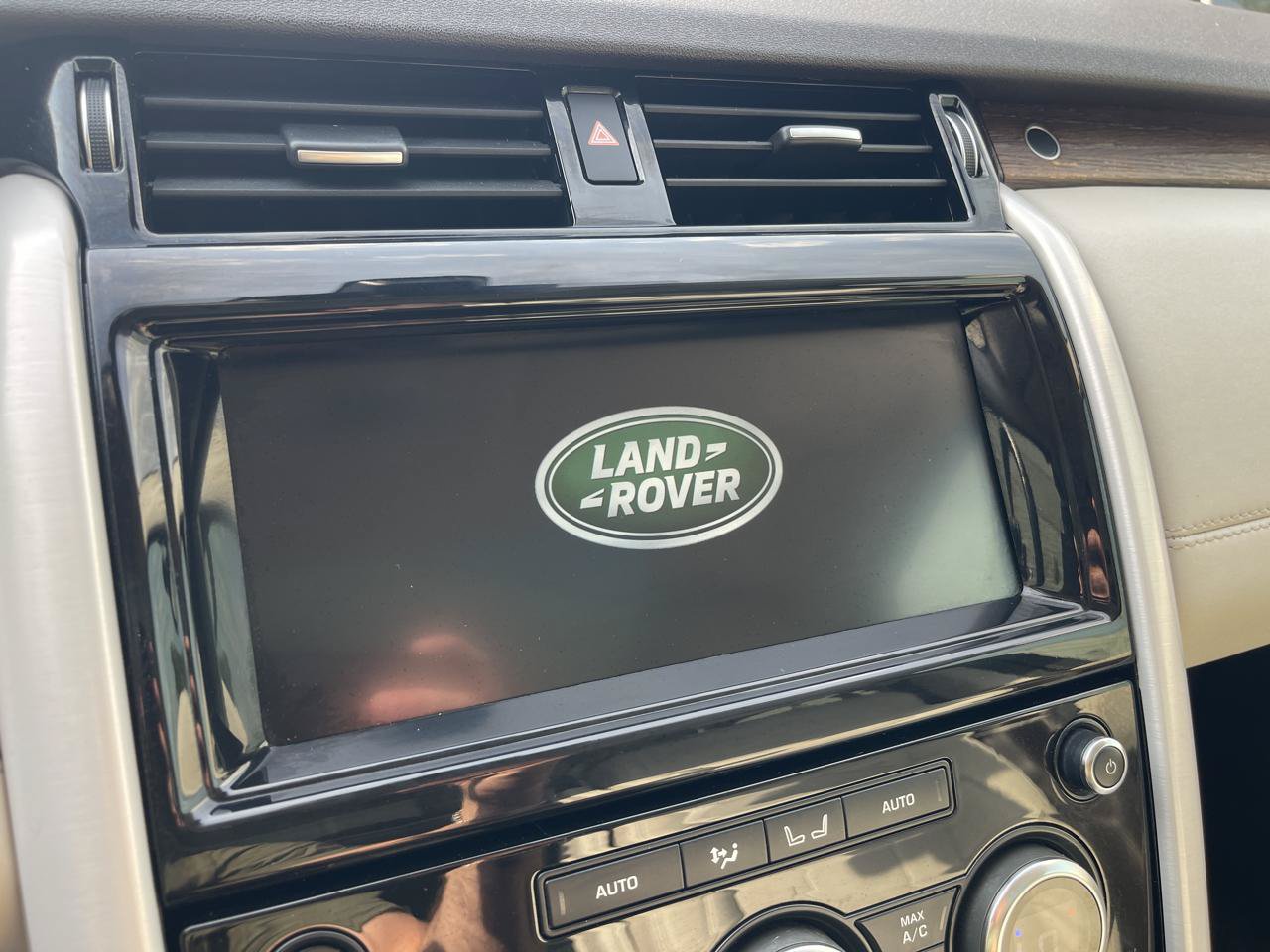 Used 2017 Land Rover Discovery HSE AWD/4WD image 17