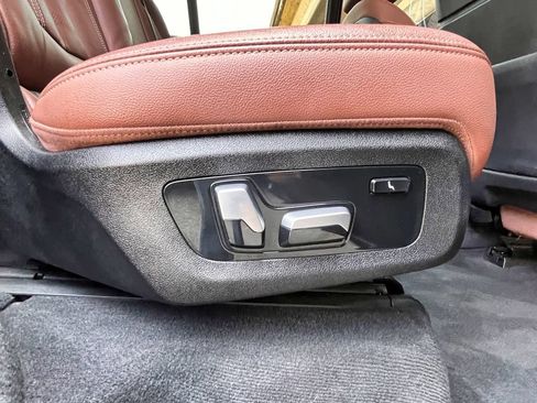 Used 2020 BMW X7 xDrive40i w/ Premium Package AWD/4WD image 57