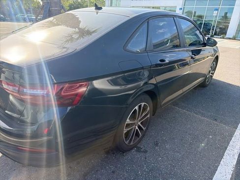 Used 2023 Volkswagen Jetta Sport image 8