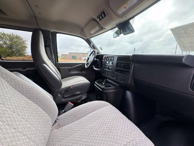 Used 2026 GMC Savana 3500 LT w/ LT Preferred Equipment Group RWD image 12