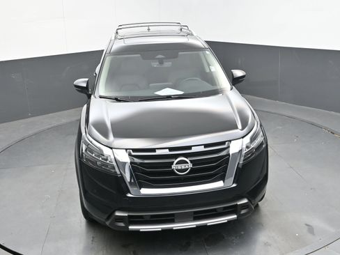 Used 2025 Nissan Pathfinder SL w/ SL Premium Package image 29