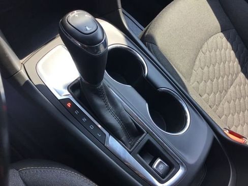 Used 2020 Chevrolet Equinox LT image 22