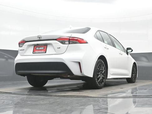 Used 2023 Toyota Corolla LE image 29