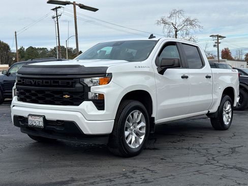 Used 2024 Chevrolet Silverado 1500 Custom image 4
