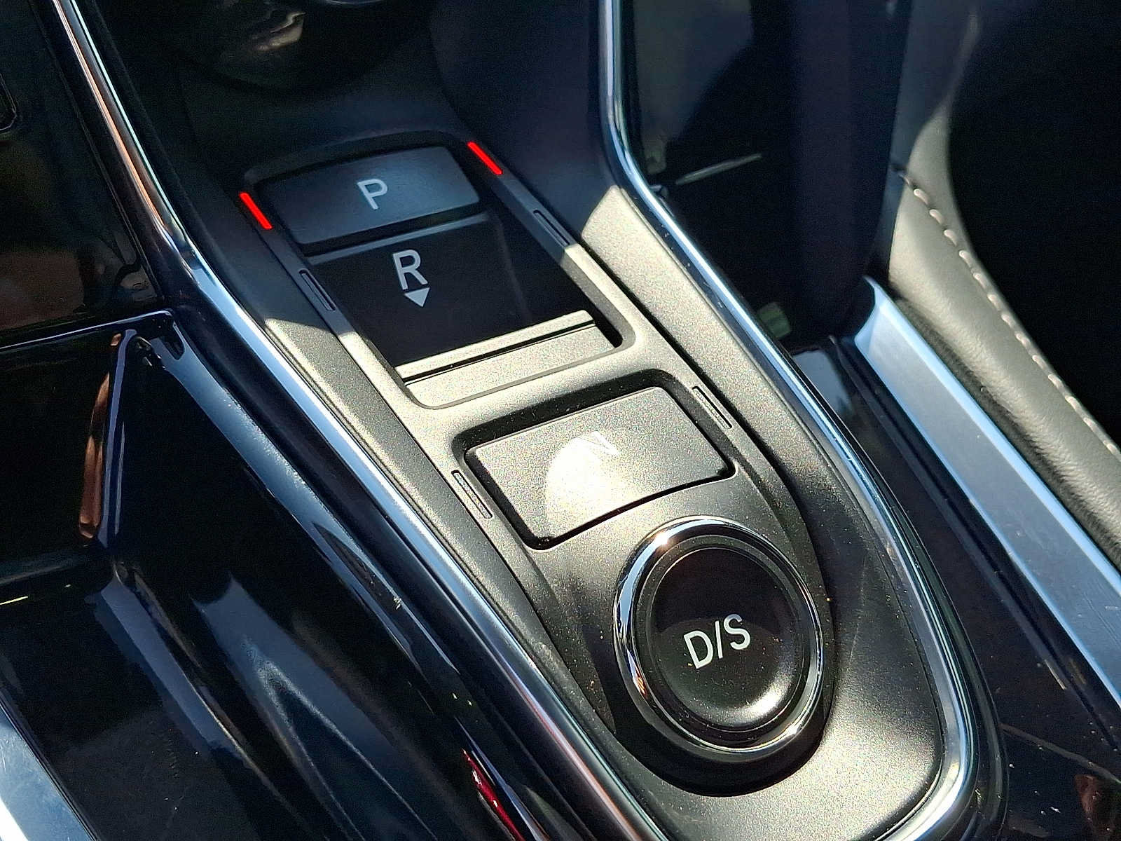 Certified 2025 Acura RDX SH-AWD image 15
