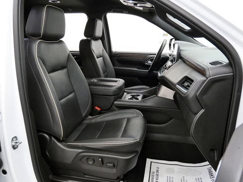 Used 2023 Chevrolet Suburban Premier image 14