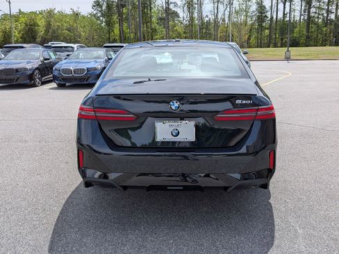 New 2026 BMW 530i w/ M Sport Package RWD image 4