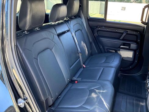 Used 2023 Land Rover Defender 110 V8 image 21