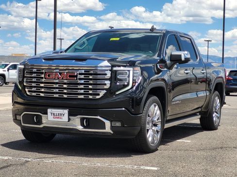 Used 2022 GMC Sierra 1500 Denali w/ Denali Reserve Package AWD/4WD image 4