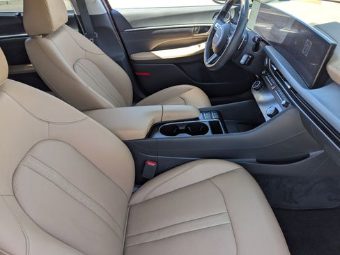 Used 2025 Hyundai Sonata Limited FWD image 12