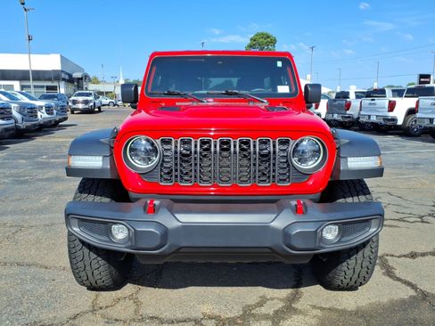 Used 2024 Jeep Wrangler Unlimited Rubicon AWD/4WD image 2