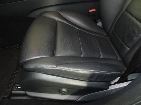 Used 2022 Mercedes-Benz GLC 300 4MATIC image 7