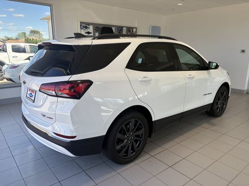 Used 2023 Chevrolet Equinox RS FWD image 10