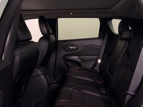 Used 2022 Jeep Cherokee Limited AWD/4WD image 28