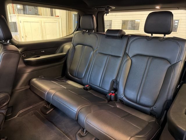 Used 2024 Jeep Wagoneer Series II w/ Premium Group I AWD/4WD image 32