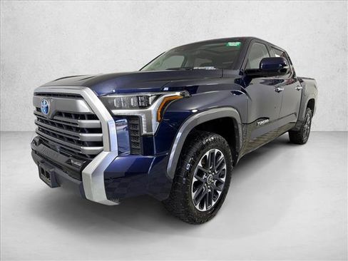 Used 2024 Toyota Tundra Limited AWD/4WD image 9
