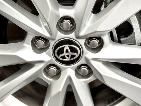 Used 2026 Toyota Camry LE FWD image 17