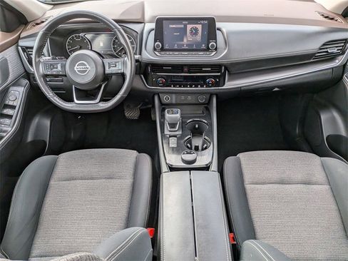 Used 2021 Nissan Rogue SV image 18