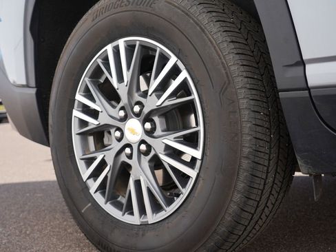 Used 2025 Chevrolet Traverse LT image 30