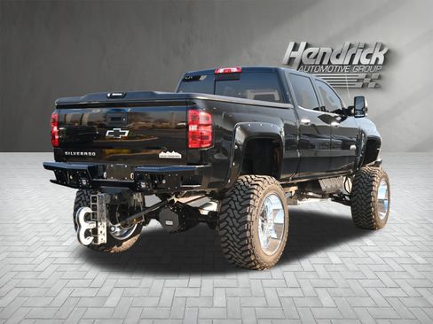 Used 2017 Chevrolet Silverado 2500 High Country w/ Duramax Plus Package image 10