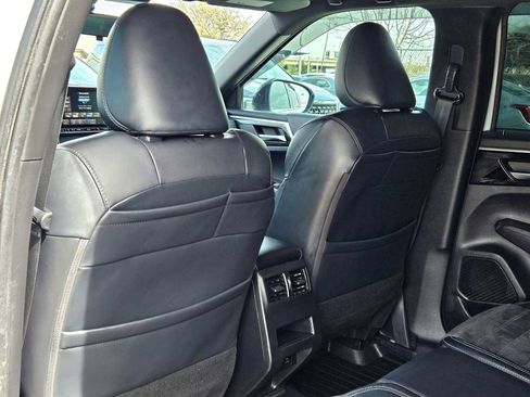 Used 2022 Mitsubishi Outlander SE image 16