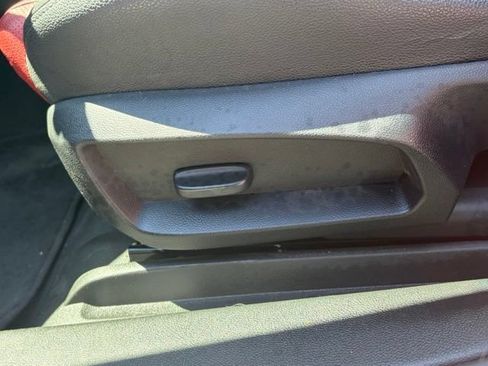 Used 2009 Pontiac G8 GXP RWD image 16