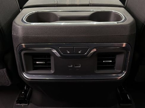 Used 2025 Chevrolet Silverado 2500 High Country w/ Midnight Edition AWD/4WD image 39