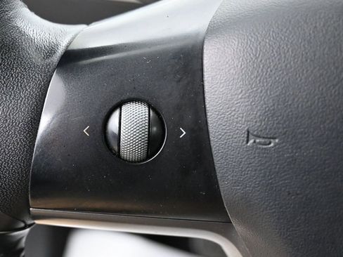 Used 2021 Tesla Model Y Long Range image 14