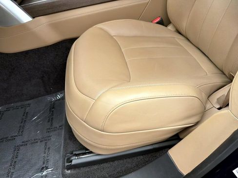 Used 2023 Land Rover Range Rover Long Wheelbase SE AWD/4WD image 18