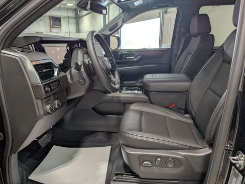 Used 2026 GMC Yukon Denali AWD/4WD image 16