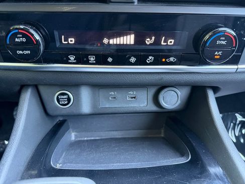 Used 2023 Nissan Rogue SV AWD/4WD image 19